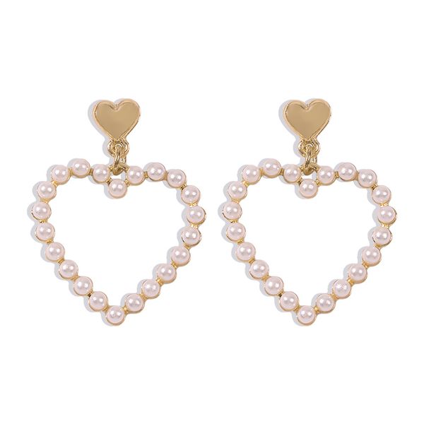 Love Pearl Earring